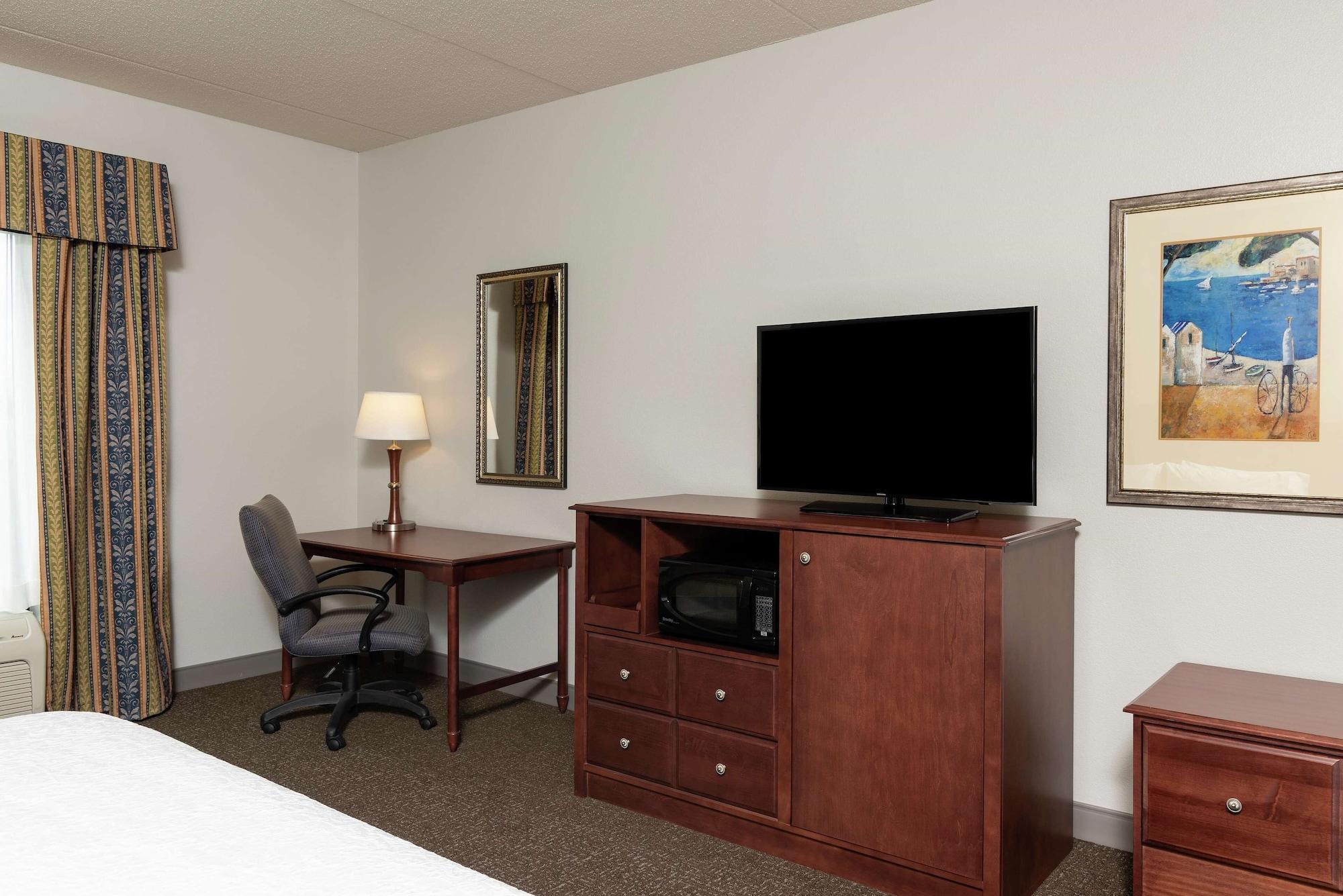 Hampton Inn & Suites Indianapolis-Airport Eksteriør bilde