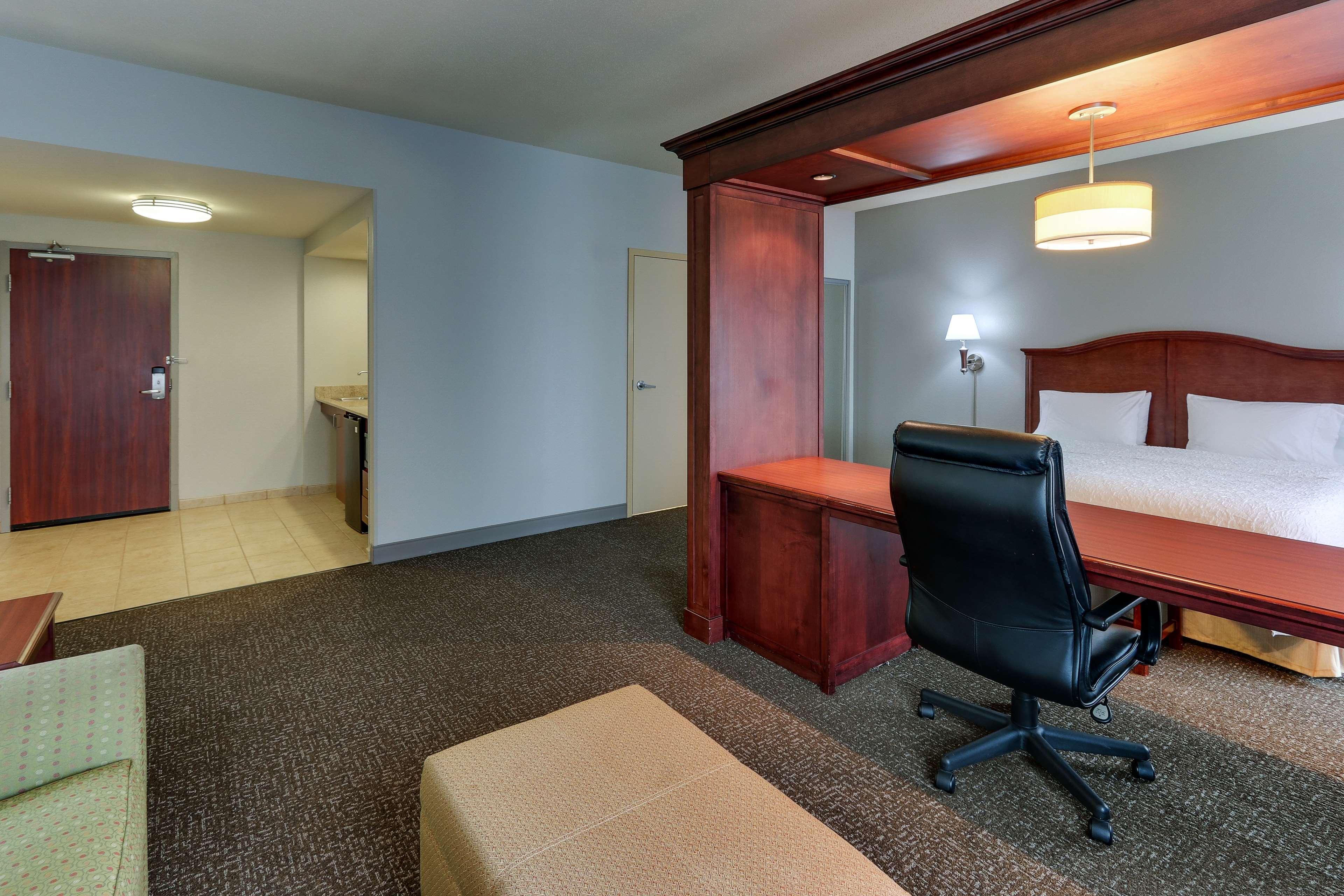 Hampton Inn & Suites Indianapolis-Airport Eksteriør bilde