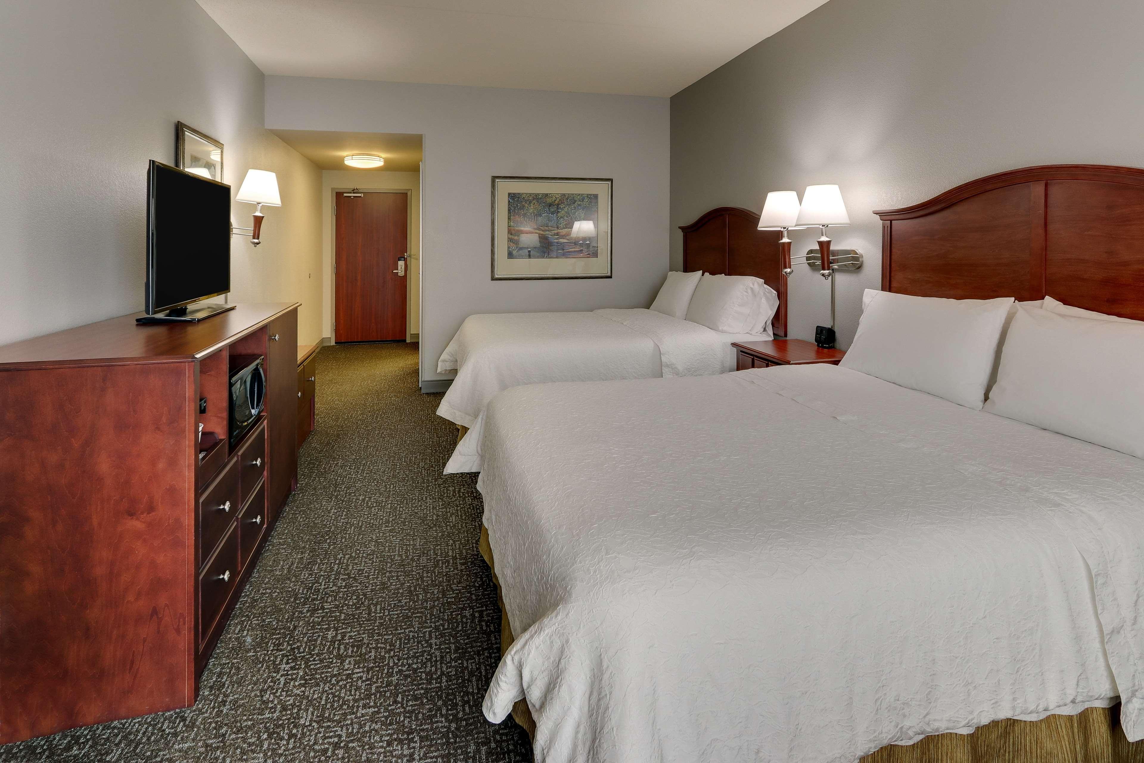 Hampton Inn & Suites Indianapolis-Airport Eksteriør bilde