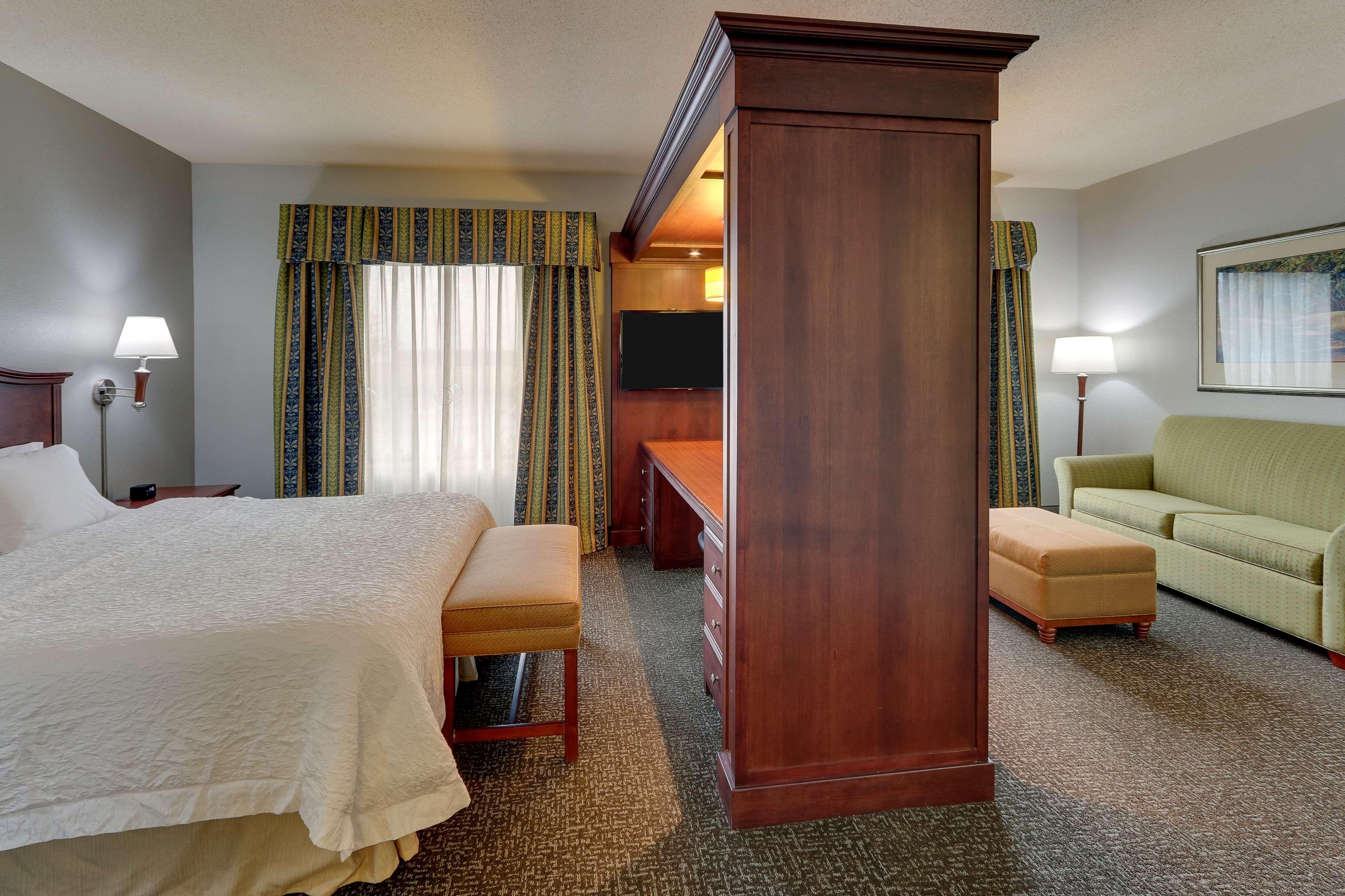 Hampton Inn & Suites Indianapolis-Airport Eksteriør bilde