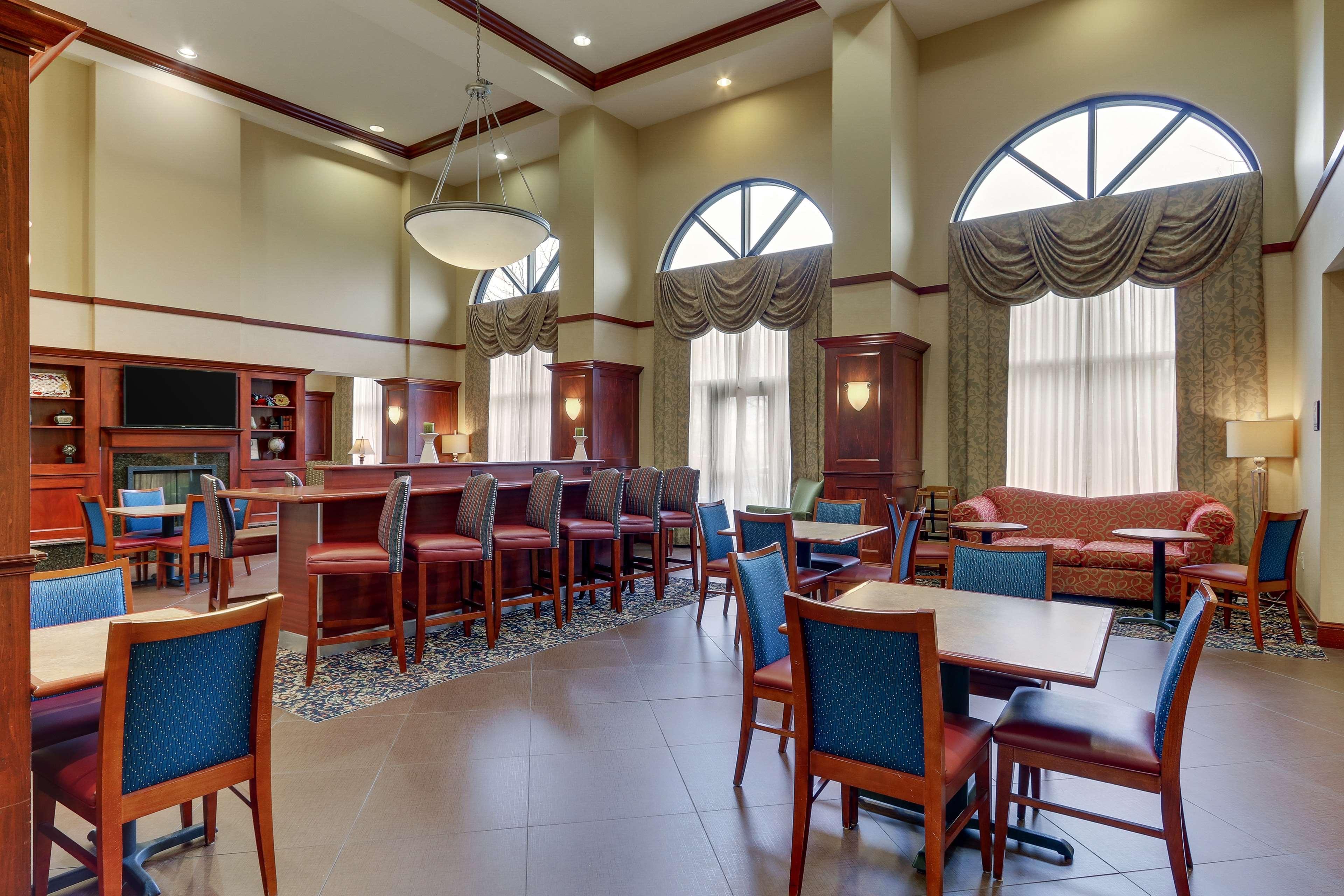Hampton Inn & Suites Indianapolis-Airport Eksteriør bilde