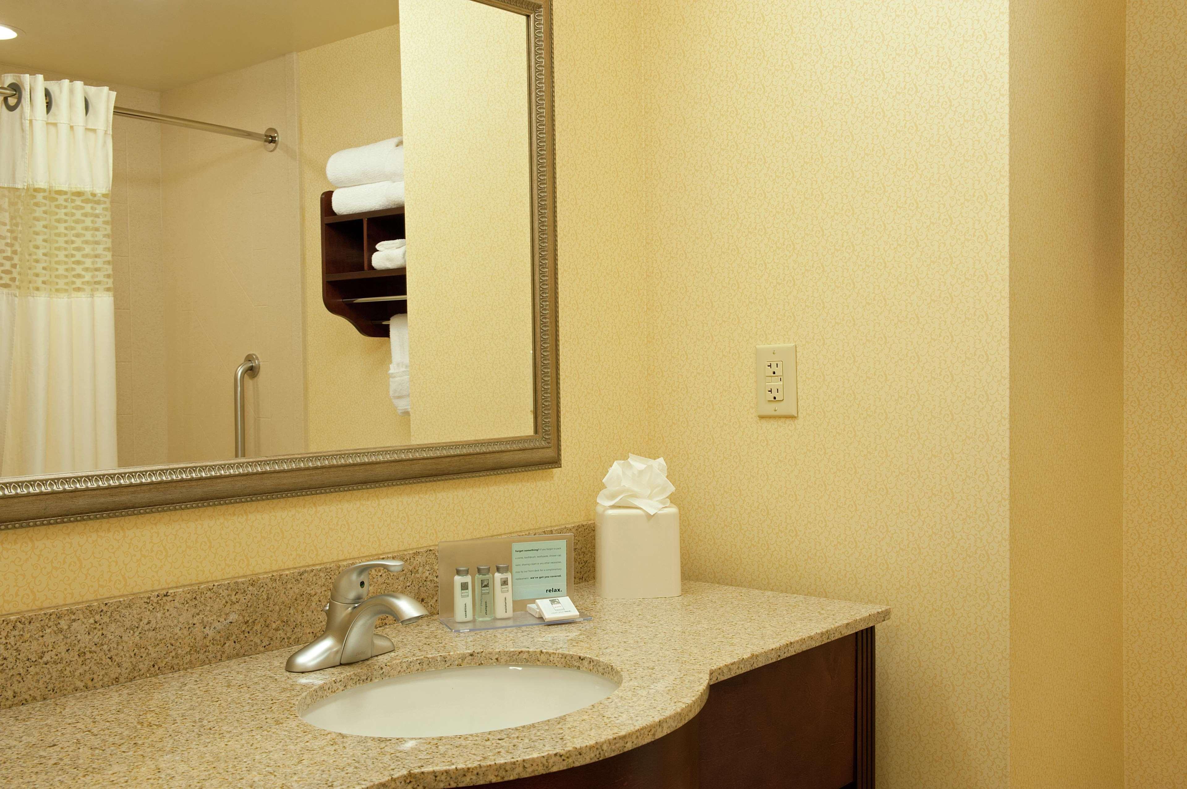 Hampton Inn & Suites Indianapolis-Airport Eksteriør bilde
