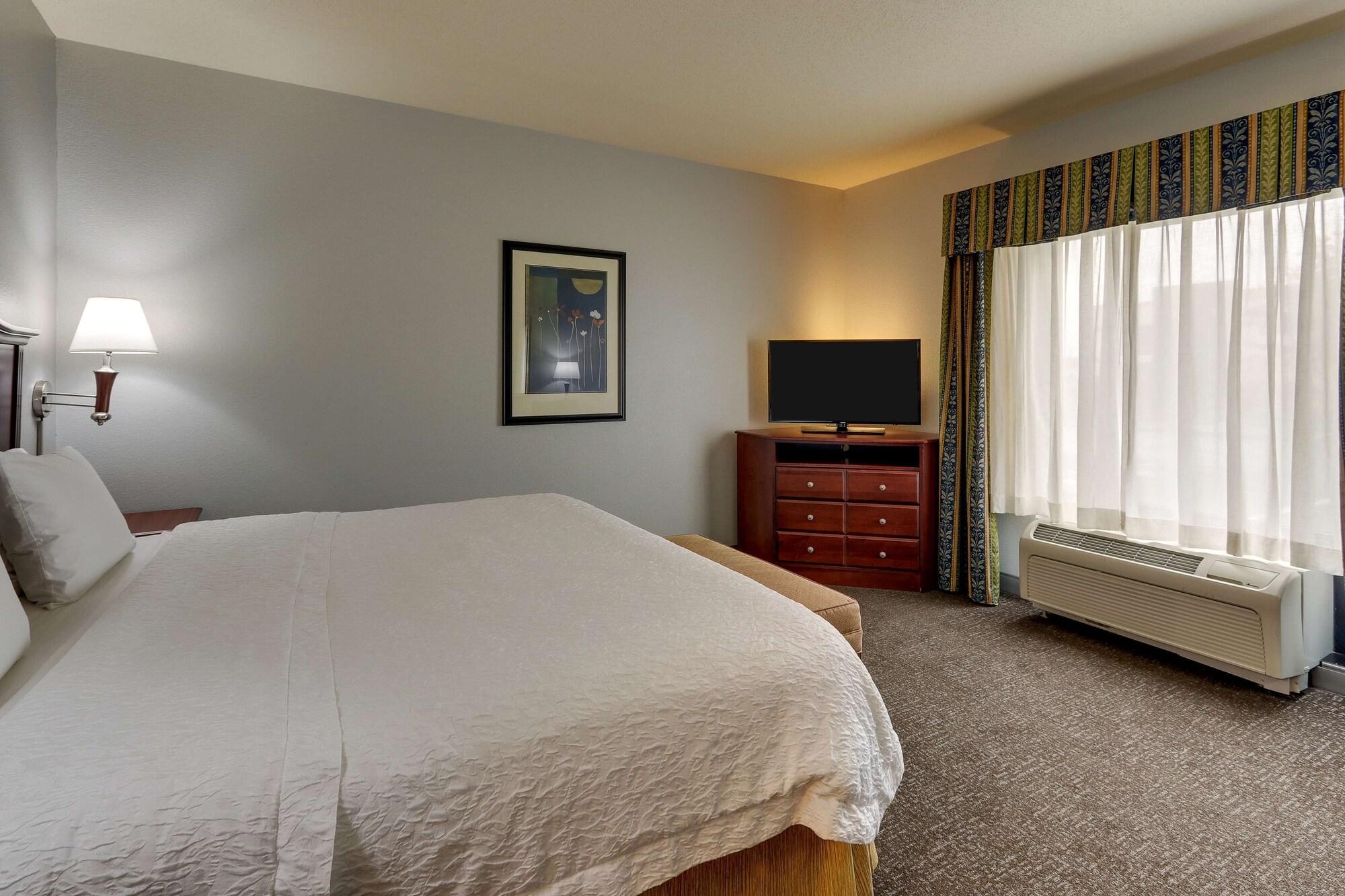 Hampton Inn & Suites Indianapolis-Airport Eksteriør bilde
