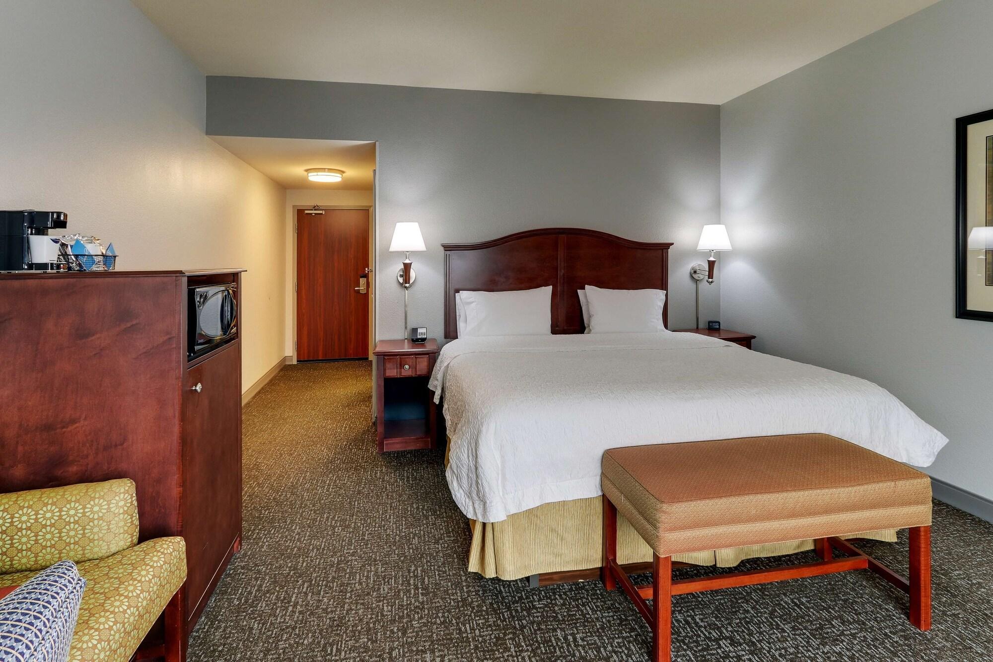Hampton Inn & Suites Indianapolis-Airport Eksteriør bilde