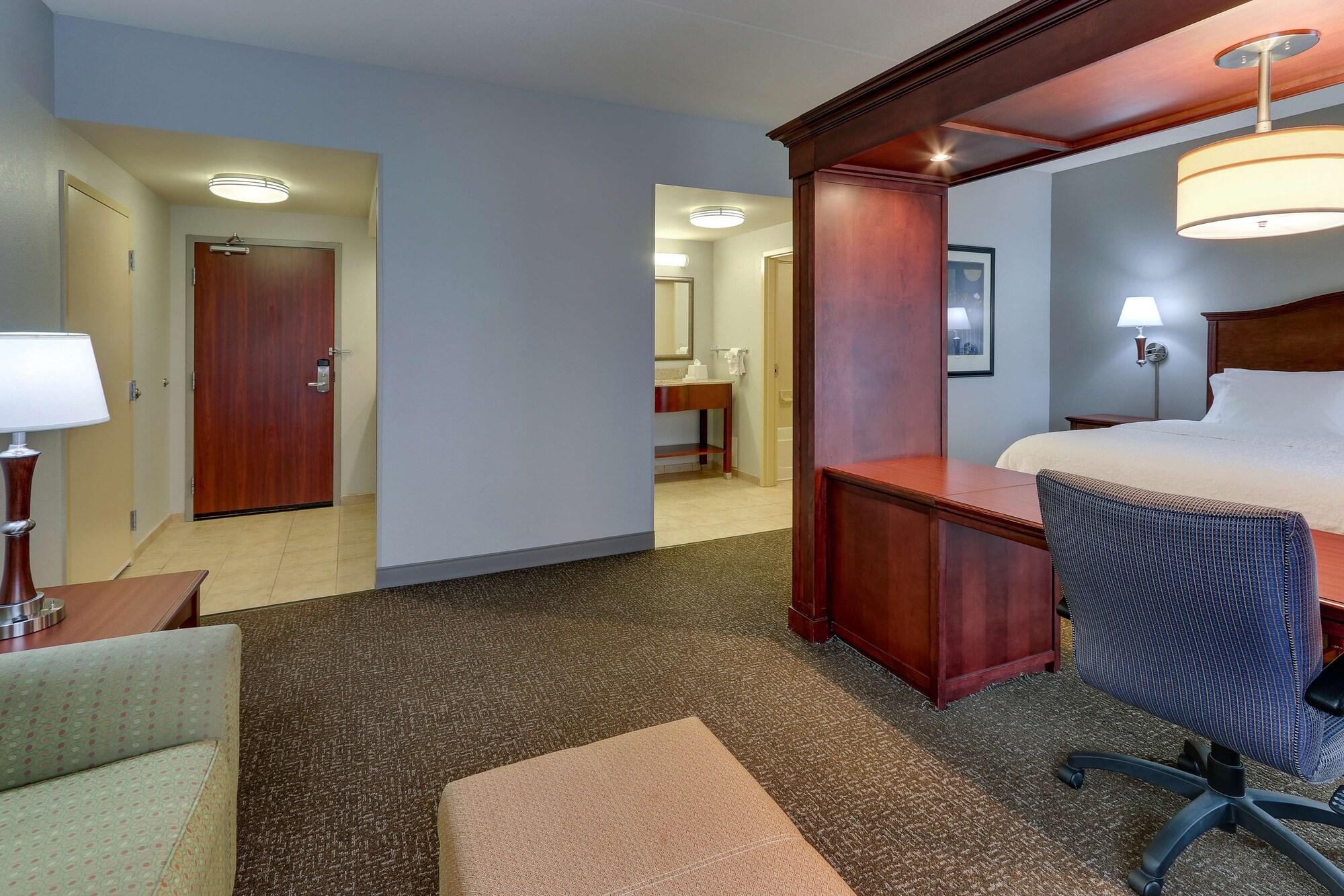 Hampton Inn & Suites Indianapolis-Airport Eksteriør bilde