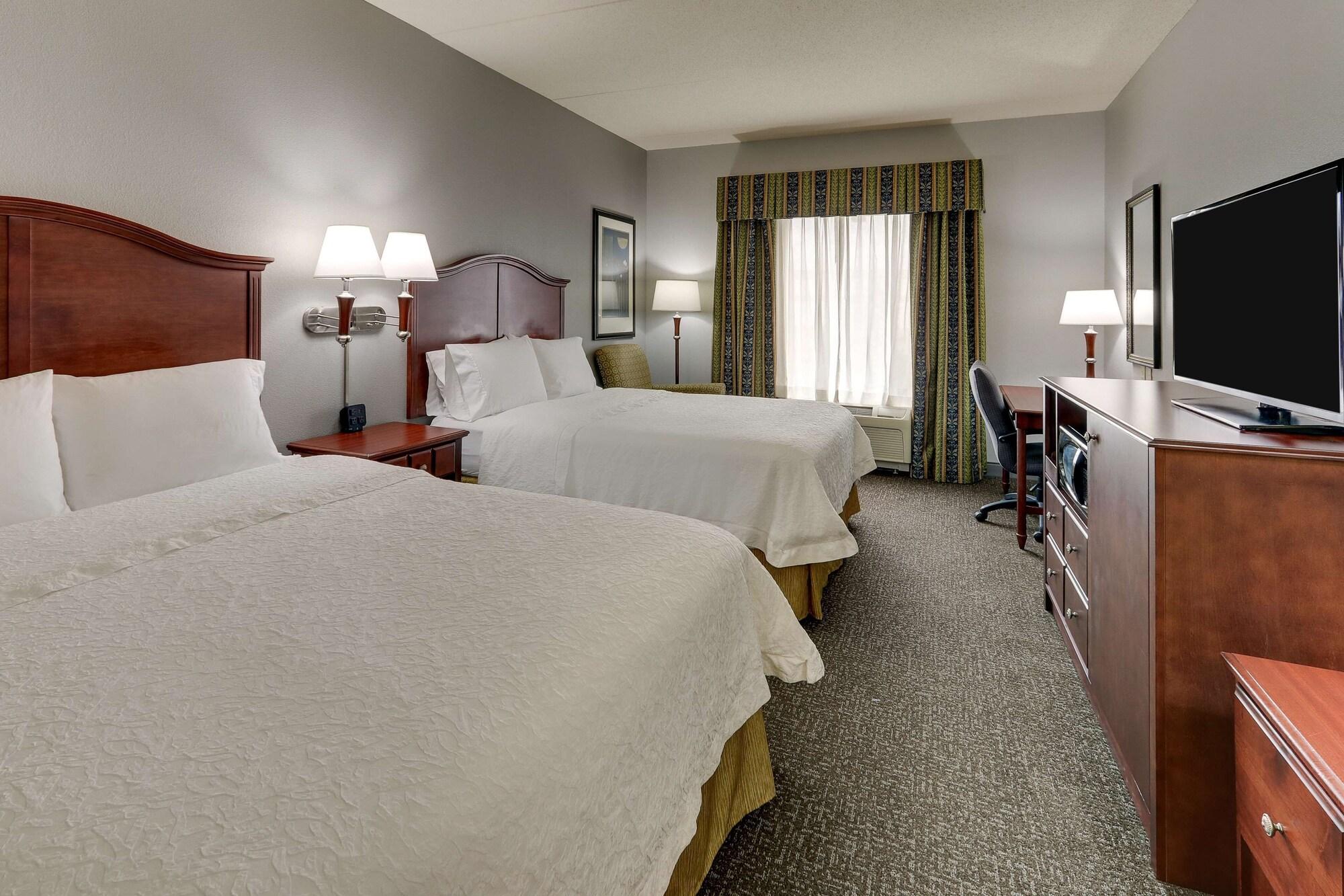 Hampton Inn & Suites Indianapolis-Airport Eksteriør bilde