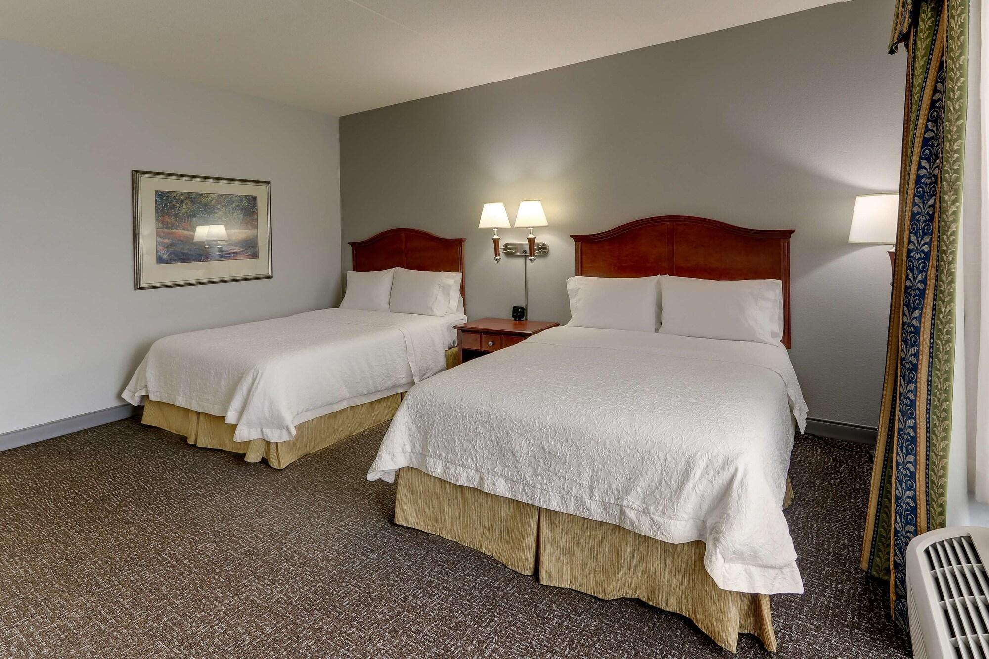 Hampton Inn & Suites Indianapolis-Airport Eksteriør bilde