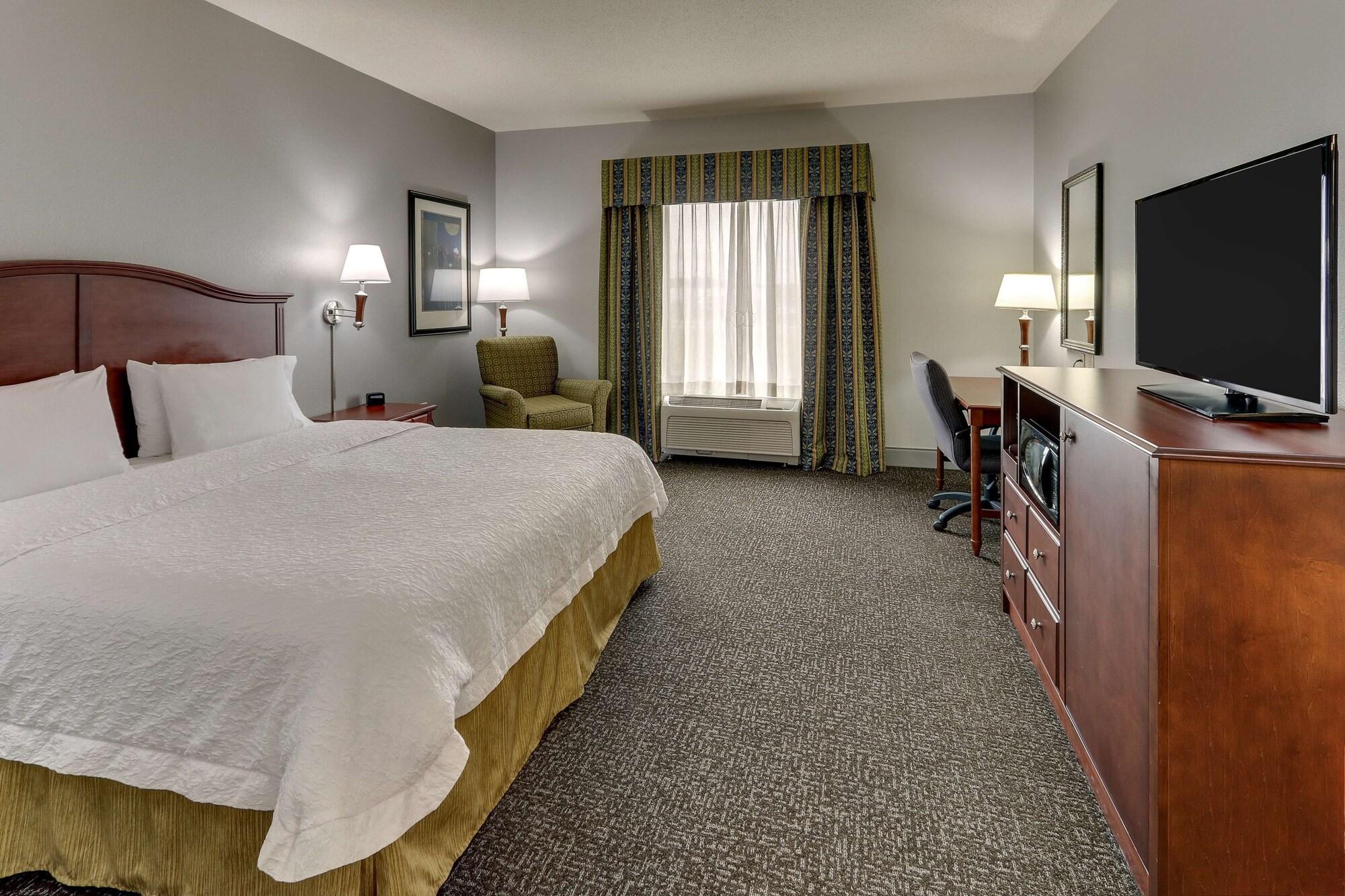 Hampton Inn & Suites Indianapolis-Airport Eksteriør bilde