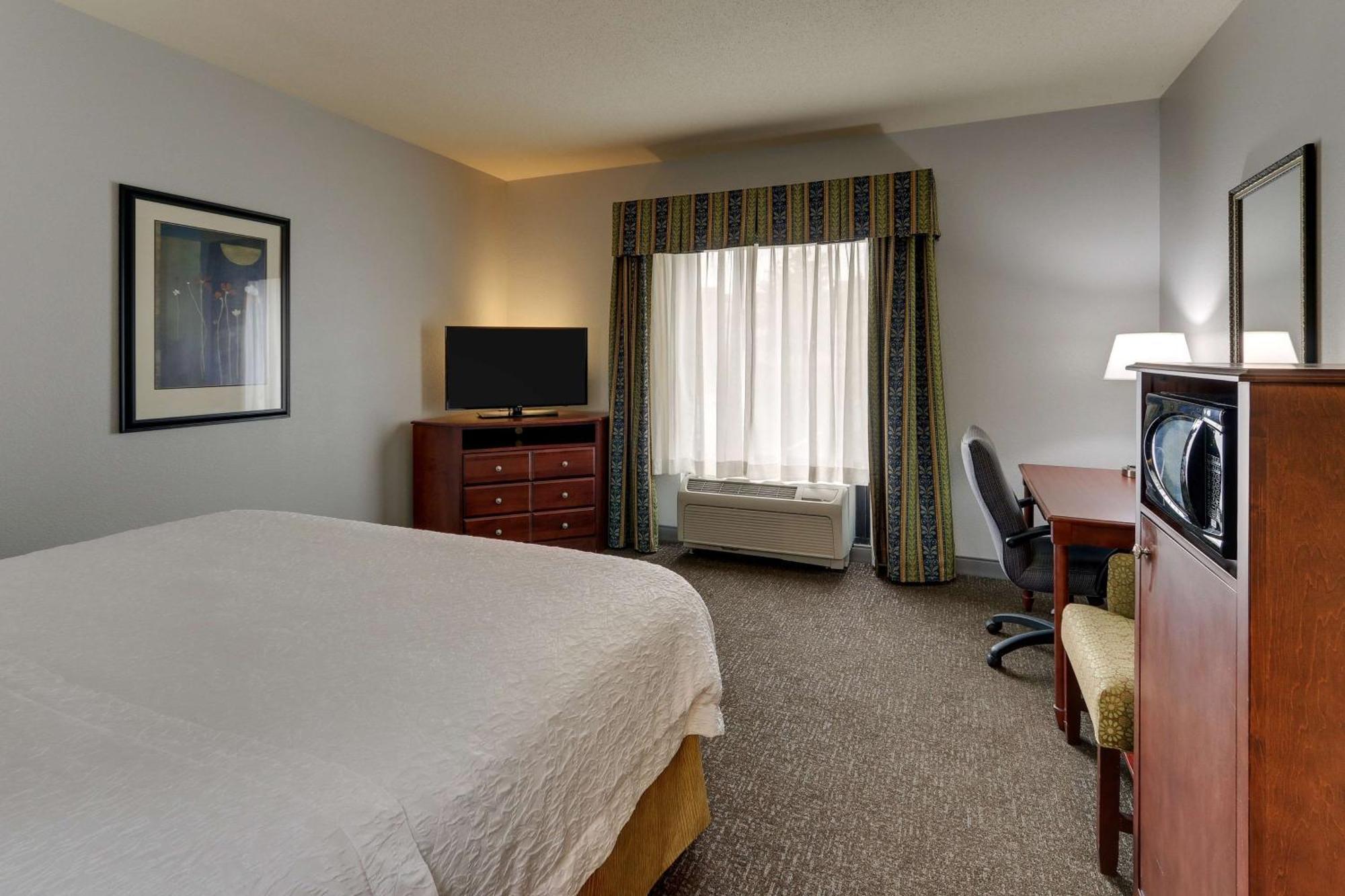 Hampton Inn & Suites Indianapolis-Airport Eksteriør bilde