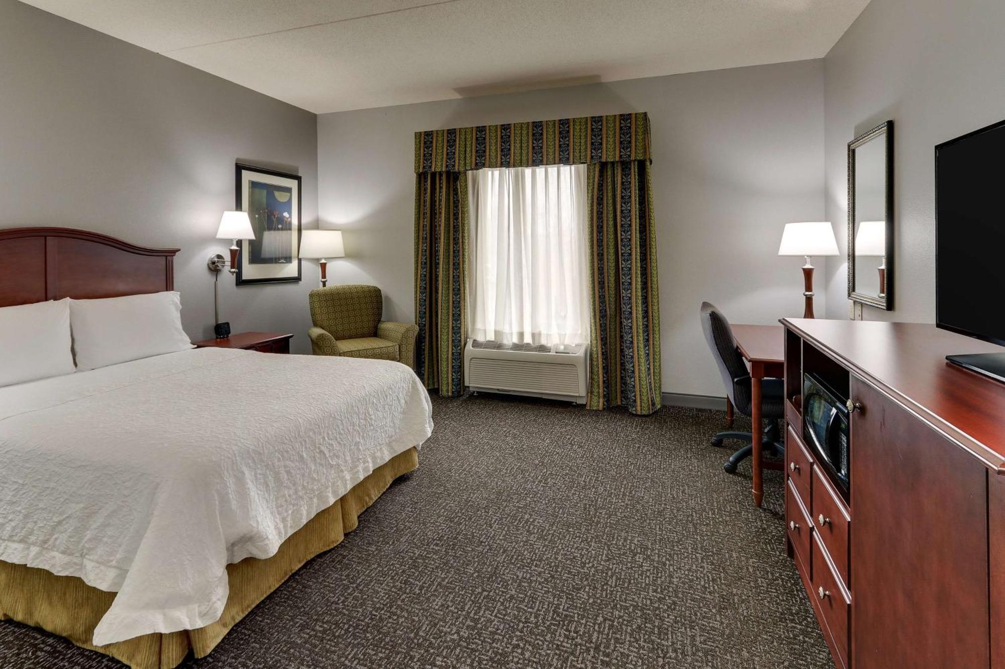 Hampton Inn & Suites Indianapolis-Airport Eksteriør bilde