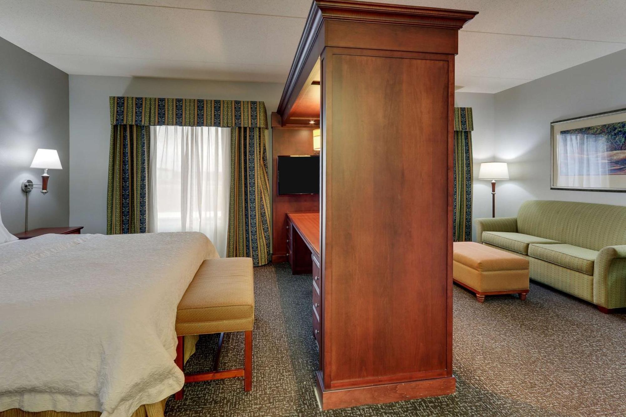 Hampton Inn & Suites Indianapolis-Airport Eksteriør bilde